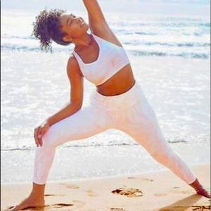 ATHLETA HIGH RISE SWIRL CHATURANGA 7/8 PANTS